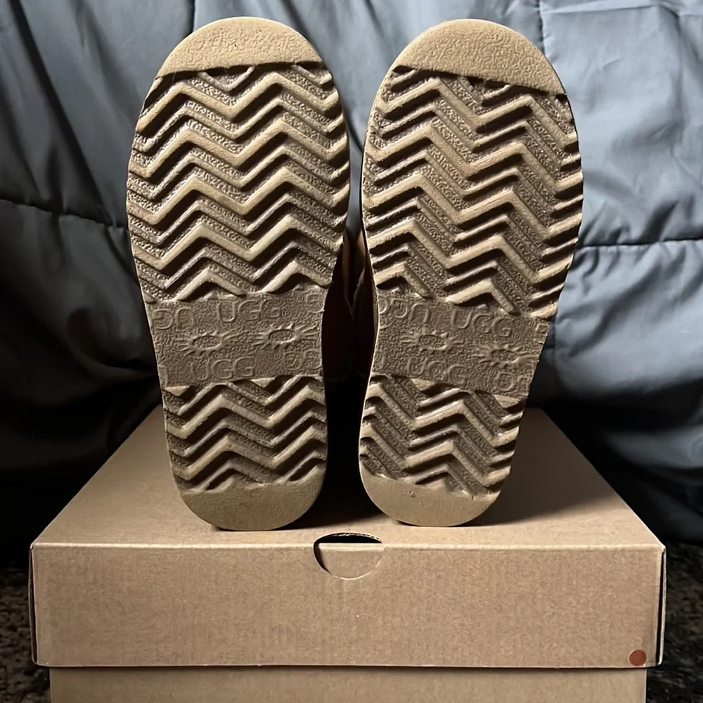 Uggs - Picture 3 of 5